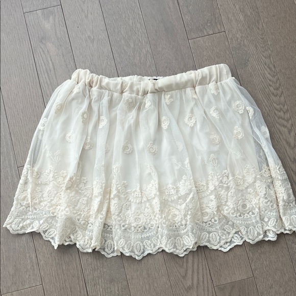 Forever 21 Dresses & Skirts - Forever 21 Cream Lace Mini Skirt